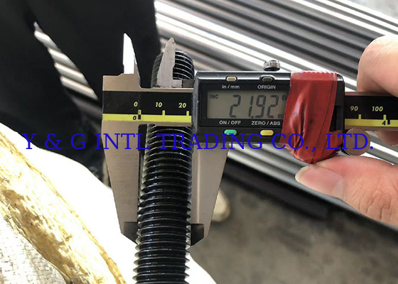 Cores personalizadas ISO Standard Metric Stud Bolts com resistência à corrosão
